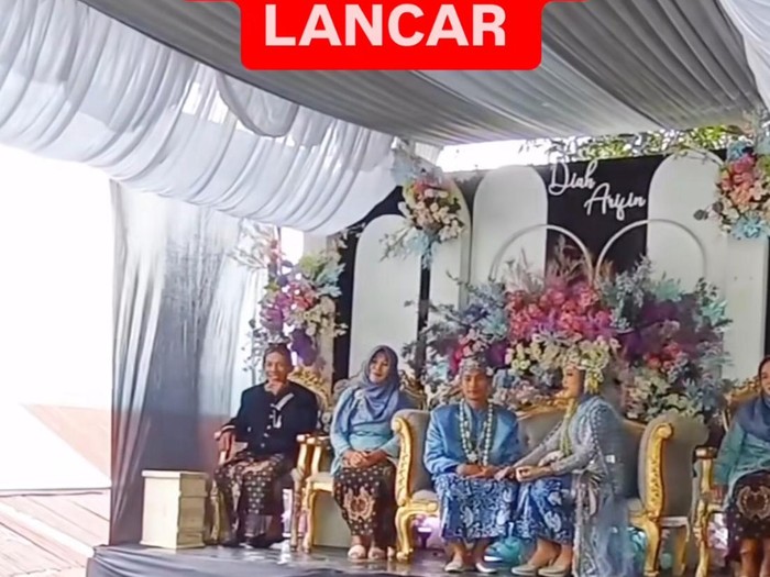 Pernikahan Unik Kendaraan Bisa Melewati Bawah Pelaminan