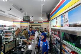 Kasir minimarket tegur pencuri, viral di internet